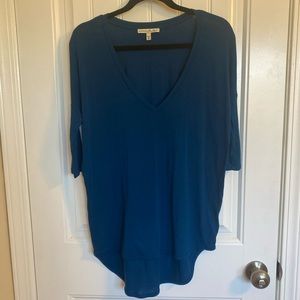 V-neck Three Quarter Sleeve Tees